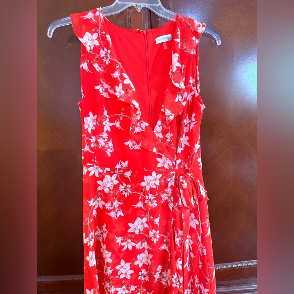 Calvin Klein EUC Wrap Dress | Ruffle Trim |
Ties @waist Feminine & Flowy SZ 12 - Picture 6 of 10
